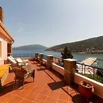 Natassa Penthouse Sea View 30m From Sea Apartamento Agia Efimia