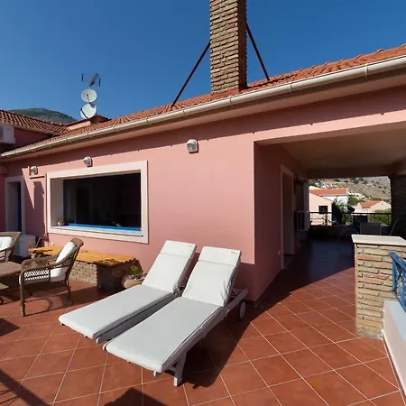 Natassa Penthouse Sea View 30m From Sea Apartamento *