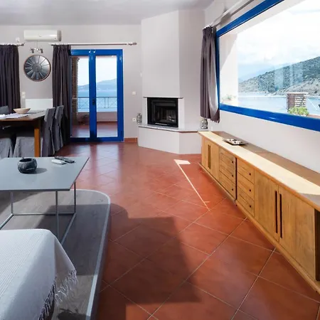Natassa Penthouse Sea View 30m From Sea Apartamento *