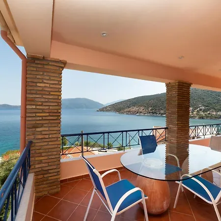 Natassa Penthouse Sea View 30m From Sea דירה *