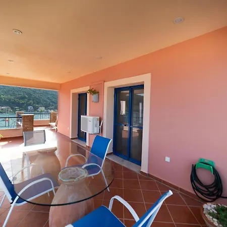 Natassa Penthouse Sea View 30m From Sea * איה אפימיה