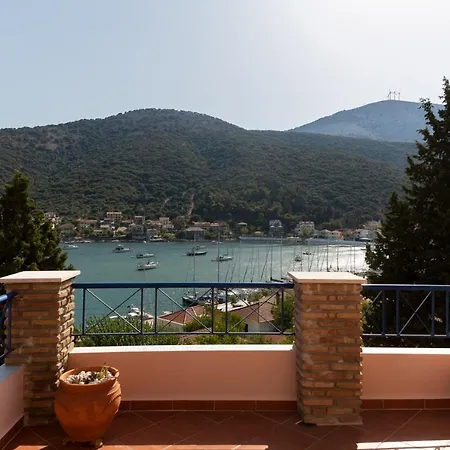 Natassa Penthouse Sea View 30m From Sea דירה