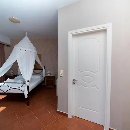 Natassa Penthouse Sea View 30m From Sea * איה אפימיה