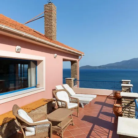 Natassa Penthouse Sea View 30m From Sea דירה