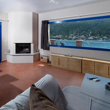 Natassa Penthouse Sea View 30m From Sea דירה *