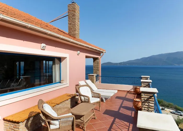 Natassa Penthouse Sea View 30m From Sea 公寓