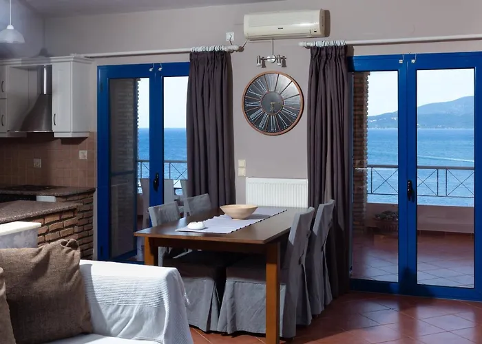 公寓 Natassa Penthouse Sea View 30m From Sea